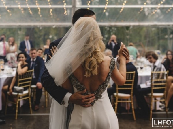 Agnieszka i Daniel - wesele plenerowe w girlandach świetlnych