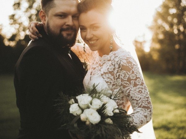 Aga i Wojtek - wesele w stodole z nurtem greenery