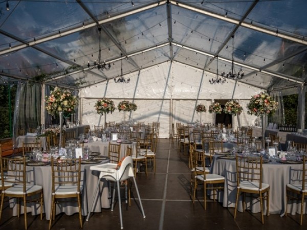 Wesele plenerowe na korcie tenisowym