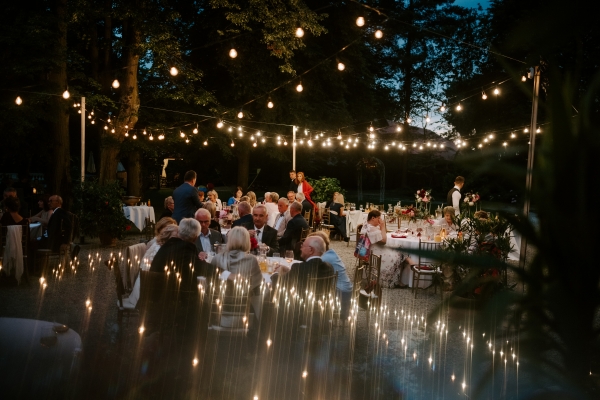 Wesele pod gołym niebiem na dziedzińcu Dworu pod Krakowem